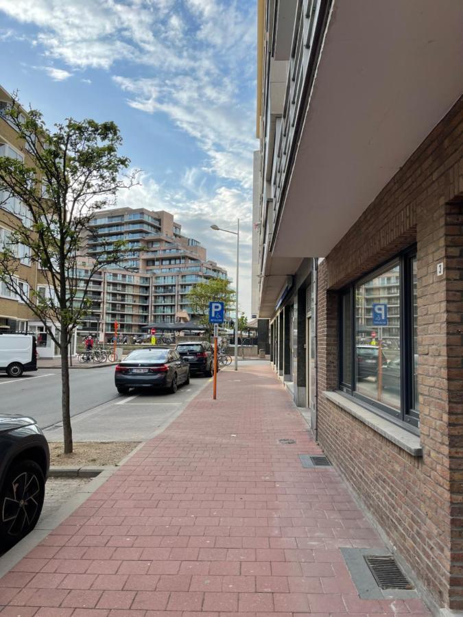 Lovely 2 Bedroom Appartment Near Knokke-Strand Beach Bar エクステリア 写真
